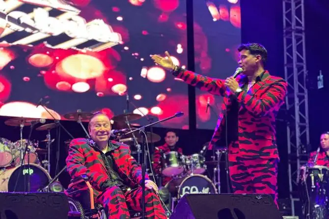 ¡Exitazo! Bailongo de Los Flamers y Los Súper Caracoles terminó al amanecer  